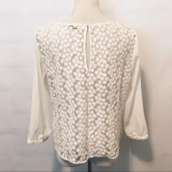 Hinge White Lace Top (m) - Picture 3 of 9